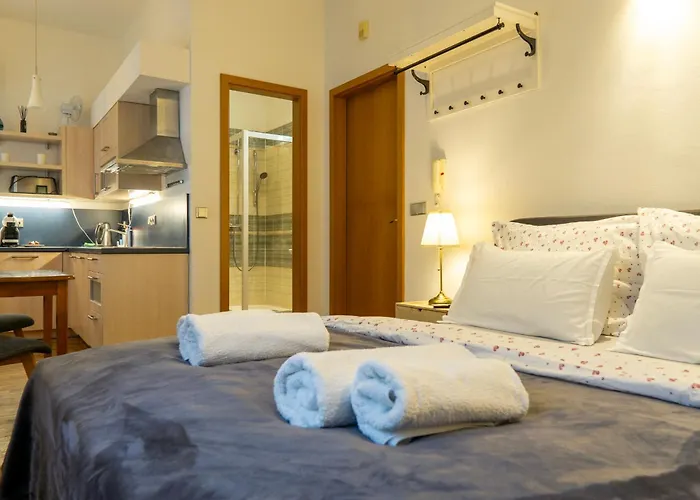 Cozy Retreat In The Old Town